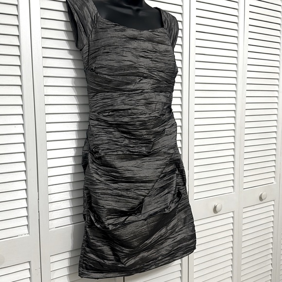 Jeanne Alexander Metallic Silver Gray Ruched/ Crinkle Off Shoulder Midi Dress/12 - Picture 4 of 14